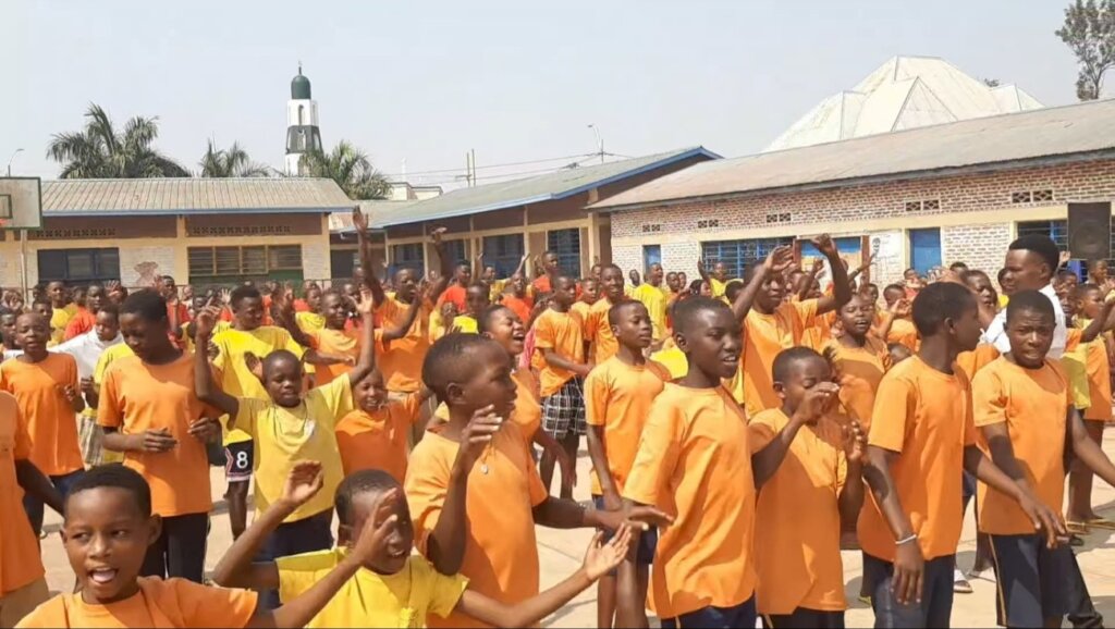 large group of students